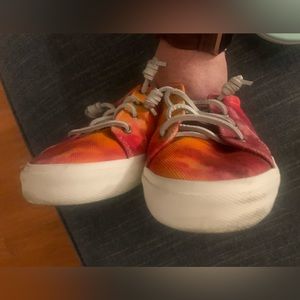 Red & Orange Tie Dye Sperry Women’s Canvas Shoe. Size 8.5